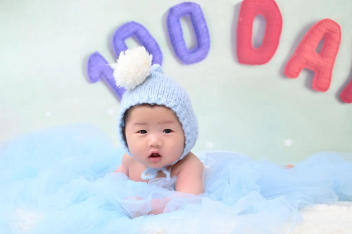 石嘴山宝宝尿少尿黄怎么回事